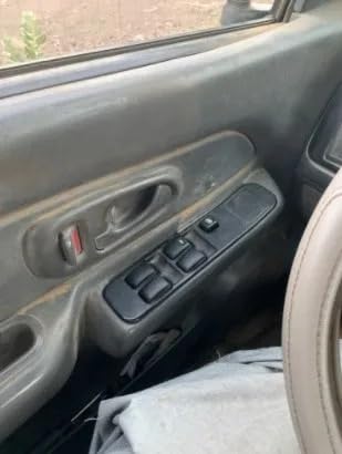 Commande de vitre électrique MR260387 pour réparer un lève-vitre bloqué de Lancer