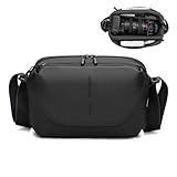 【ESPACE MODULABLE, UN SAC AUX MULTIPLES USAGES】 La sacoche pour appareil photo est équipée d'une cloison amovible et renforcée. Le compartiment principal peut accueillir un appareil photo reflex ou hybride ainsi qu'un objectif. Une fois toutes les cloisons retirées, elle se transforme en un clin d'œil en sac à bandoulière, sac banane ou sac à dos, permettant ainsi de concilier trajet quotidien et prise de photos