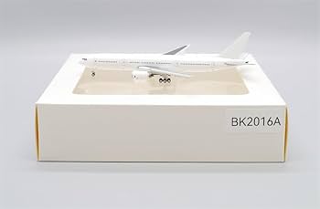 JcWings 1/200 ホワイトブランク B777-300ER www.JetCollector.com: Blank White B777-300ER Flaps Down 1:200