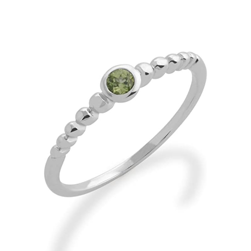 Bague de naissance en argent et péridot pour le quotidien