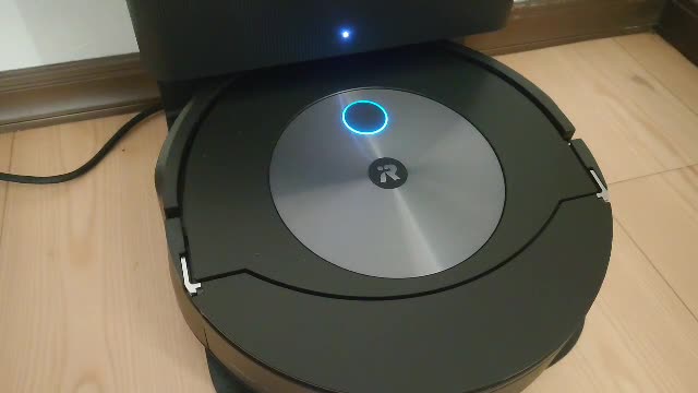 ルンバ コンボ j7+ ロボット掃除機　薄型&静音設計 強力吸引 自動充電 Amazon | ルンバ コンボ j7+ ロボット掃除機 アイロボット 掃除