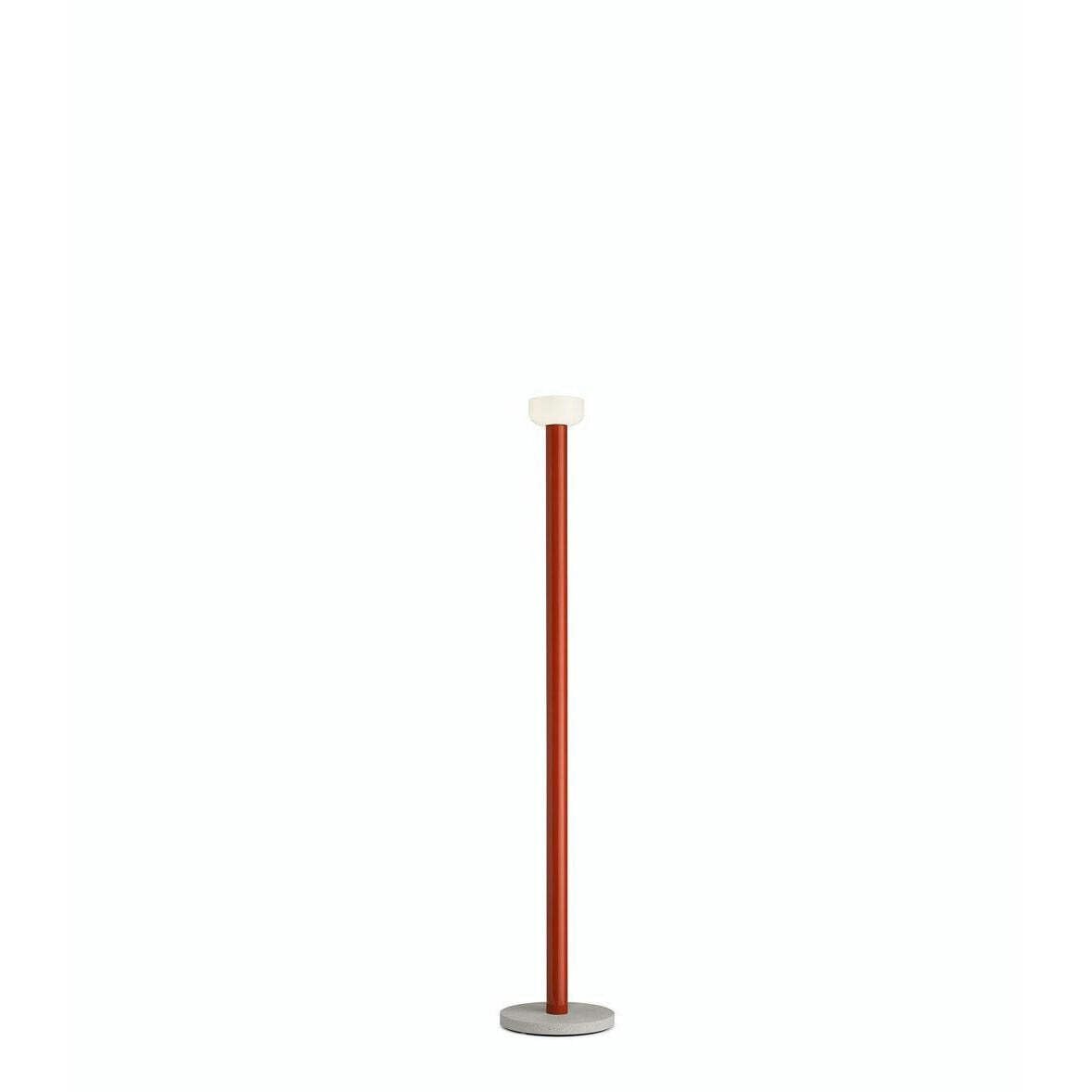 FLOS Bellhop Floor Lampada da pavimento H.178 a luce indiretta con base in cemento vetro bianco lucido e alluminio Rosso mattone