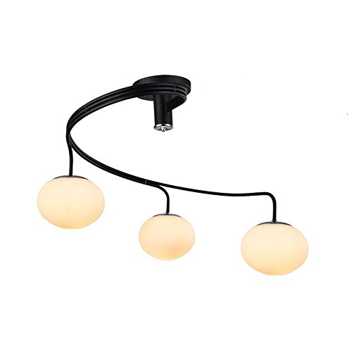 Plafond luminaires en métal contre la lumière agressive du salon