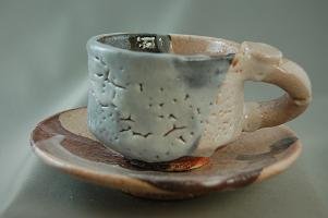 Amazon | ako-14 志野焼 コーヒーカップ ＆ソーサー | 荒川 明の陶芸