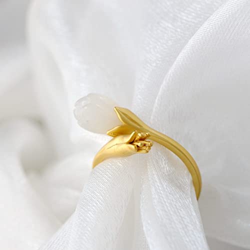 Bague vintage ajustable en jade blanc pour sublimer vos soirées