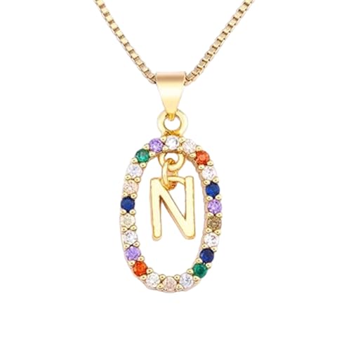 Collier lettre initiale AZ coloré pour affirmer un style unique sans effort