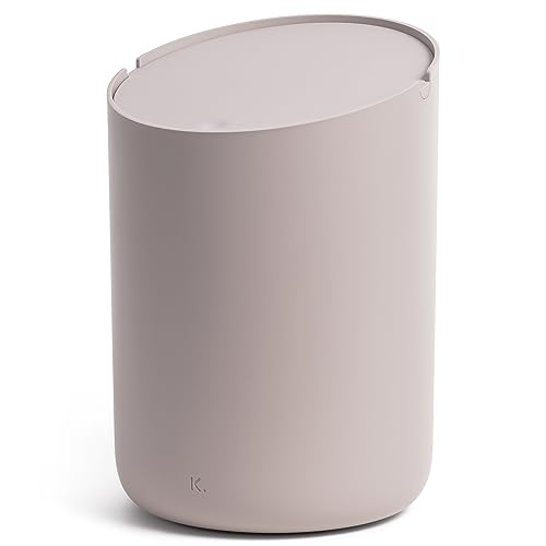 Kazai.® Mini-Kosmetikeimer 'Tove' - 1,5L | Exklusives Bad-Mülleimer Design aus Berlin | Rutschfest, inkl. Inneneimer und Smart-Beutelfunktion | Taupe