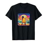 La chope à bière rétro des années 1980 avec coucher de soleil sur la plage par Turbo Volcano dispose d'un élégant graphique vieilli délavé et usé inspiré des designs radicaux des années 80 et de la culture pop des années 80.