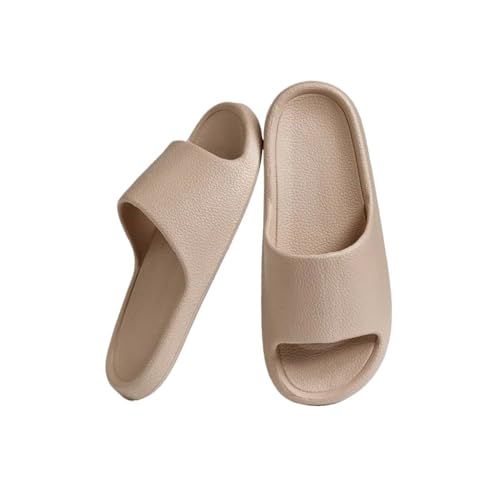 Évitez les glissades avec ces chaussures de douche antidérapantes