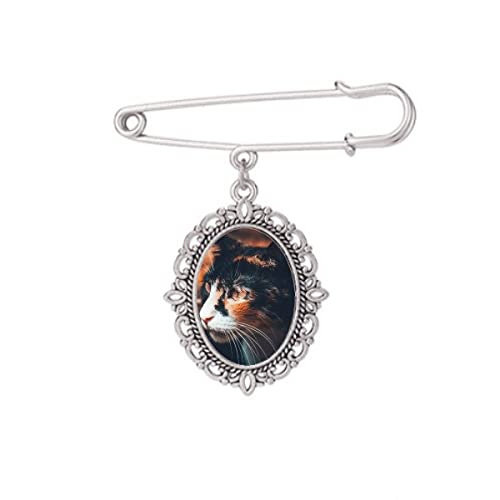 Broche chat marron rétro pour sublimer un manteau d'automne en laine
