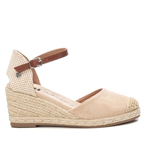 XTI   Sandalias con Cuña Mujer Oro   Calzado Cómodo y Versátil   Moda casual   Modelo 14074615 (Talla 39)