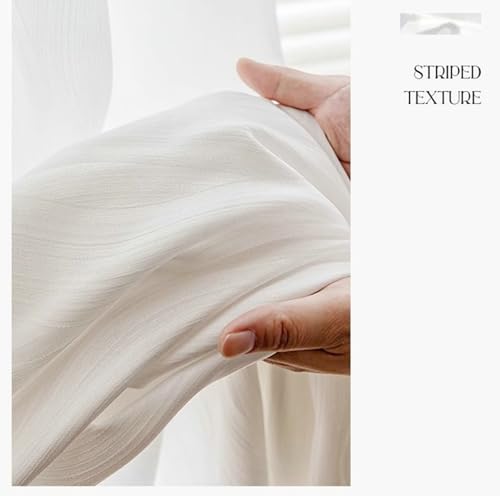 Rideaux transparents en polyester pour protéger son intimité de salon