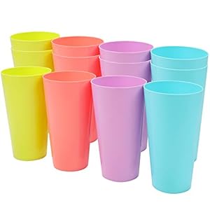 BELLE VOUS 12 Pack Coloured Plastic Cups – 600ml/20 fl oz – Reusable Drinking Tumblers in 4 Colours – Hard Plastic Drinkware for Parties, Camping, BBQs, Picnics & Beach – Dishwasher Safe & BPA Free