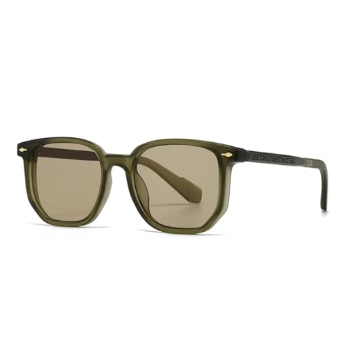Lunettes de soleil pour femmes et hommes parfaites en terrasse décontractée