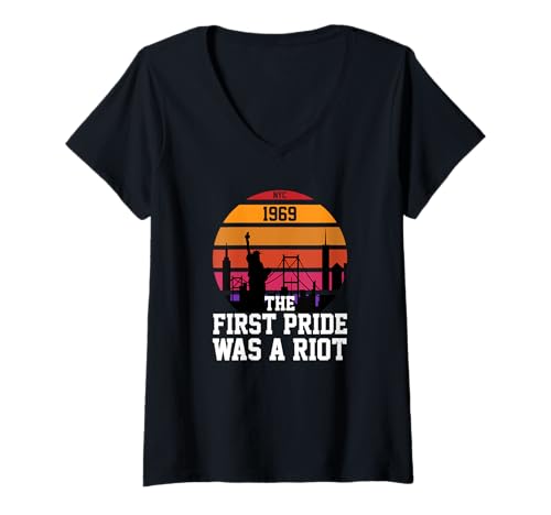 Femme NYC 1969 : The First Pride Was A Riot, tenue Trans Girl Pan T-Shirt avec Col en V