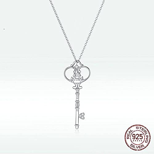 Accessoire collier en argent sterling clé de château à offrir pour un style unique