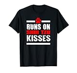 Photo Gallery runs on shih tzu kisses t shirt-funny dog tee da donna | uomo maglietta Photo Gallery runs on shih tzu kisses t shirt-funny dog tee da donna | uomo maglietta