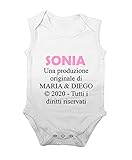 body smanicato neonato divertente personalizzabile - femminuccia [nome personalizzabile] una produzione originale di [personalizza nomi] [personalizza anno] - idea regalo