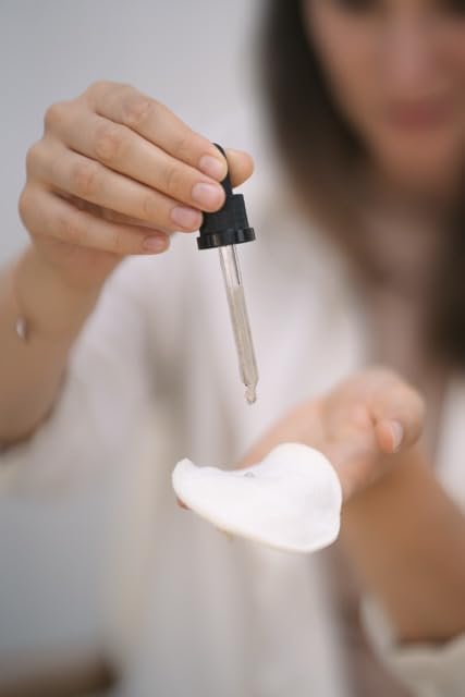 Augenpflege für Hunde – sanfte Reinigung, beruhigt und regeneriert, löst Verkrustungen und Schmutz, spendet Feuchtigkeit, mit Kühleffekt, AUGENPFLEGE von LILA LOVES IT, 30 ml