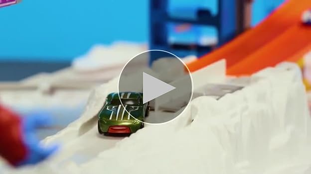 Hot Wheels スーパーアルティメットガレージ Hot Wheels Track Set with 4 1:64 Scale Toy Cars, Over 3-Feet