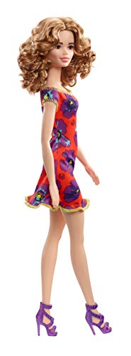 Muñeca Barbie con vestido floral rojo y púrpura miniatura 2