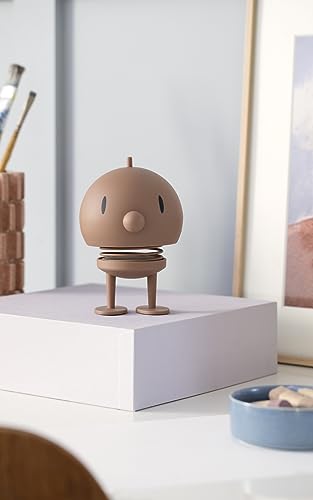 Hoptimist Soft Bumble Wackelfigur & Glücksbringer, Skandinavische Deko Figuren für Wohnzimmer, Schreibtisch, Büro, Bürodeko & Lustige Kleine Geschenke, 10 x 10 x 15 cm, Large, Choko