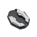🏍【Ajuste seguro】：Diseñada para ajustarse firmemente sobre la base del caballete lateral original, ayudando a crear un punto de contacto más estable con el suelo. El diseño de fijación reforzado ayuda a mantener la almohadilla firmemente sujeta durante el uso diario y el estacionamiento, brindando mayor seguridad tanto en casa como en el trabajo o en viajes largos.