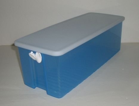 Tupperware FridgeSmart Large Refrigerator Storage, 19-3/4 cup capacity (blue container with clear seal)