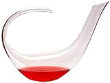 100 % GLAS – Der aus 100 % Glas mundgeblasene Wein ist so konzipiert, dass er an der breitesten Stelle der Weinkaraffe eine Standardflasche Wein aufnehmen kann.