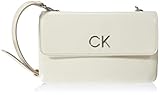 ¡Fácil de enamorarse! Con esta Calvin Klein bolsa estarás perfectamente equipado en tu tiempo libre y para la próxima celebración. El diseño de moda y el logotipo elegante de la bolsa para cadáveres cruz son bienvenidos en todas partes y agregan un toque noble a sus atuendos. Dimensiones: 23 x 14 x 4 cm