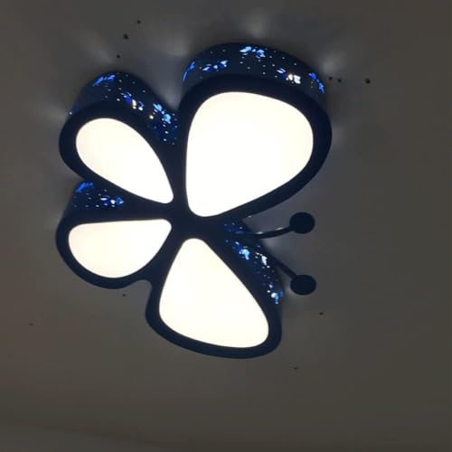 Plafonnier papillons chambre pour optimiser les plafonds bas