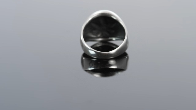 Bague Unisexe Or 10 Carats - Motif Pépite Feuille De Cannabis Avec 18 Zircons
