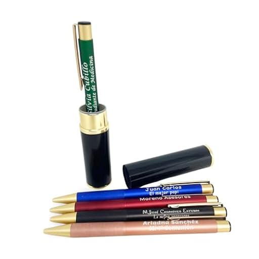 regalo grabado - Bolígrafo personalizado con nombre | Grabación de hasta 2 líneas | Ideal para profesores, comuniones, cumpleaños, eventos | Tinta azul | Metal y cilindro metálico precioso | (Negro) | Ya disponible en tu tienda friki favorita! En mundofriki.es!