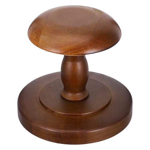 Rangement casquette compact pour éviter les déformations sur votre bureau
