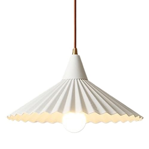Lustre en fer de style américain pour éclairer un porche sombre ou une allée