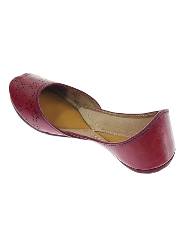Image of Fulkari Women Cutwork Casual Genuine Soft Leather Jutis | Bite and Pinch Free Juttis | Punjabi Jutti | Girl's Office Flat Ladies Mojari | dailywear Ethnic Juti |