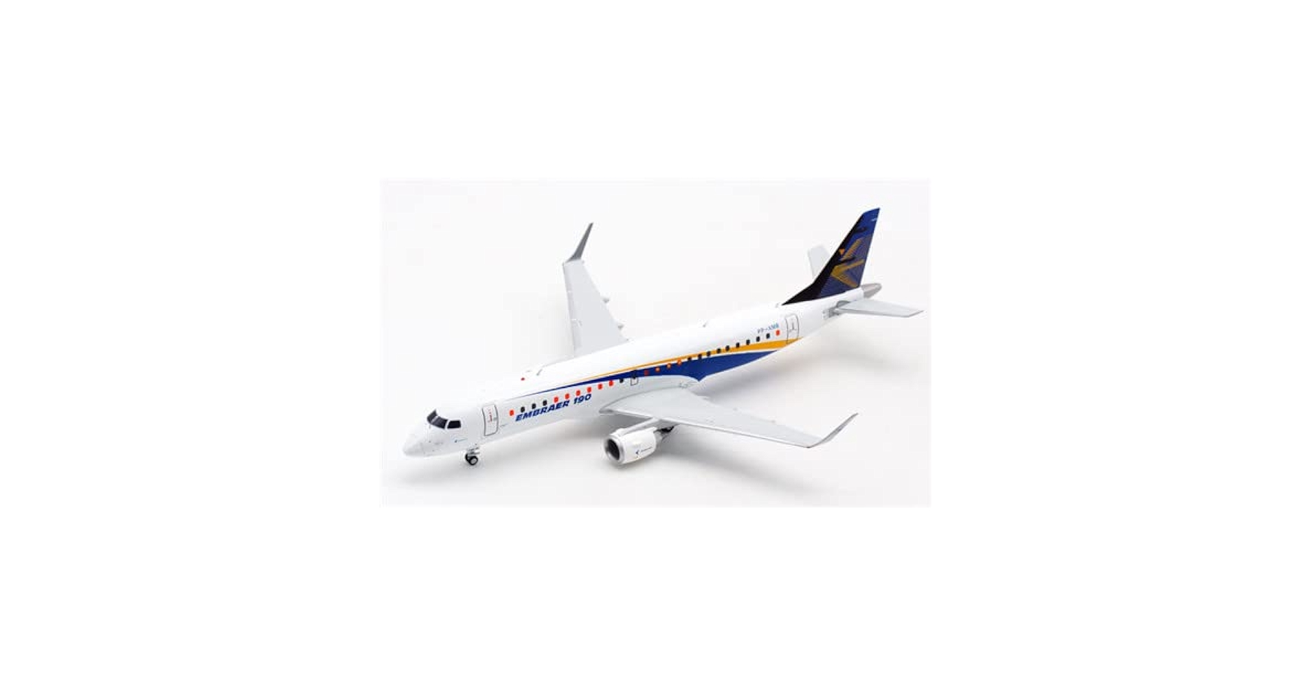 Amazon.com: JC Wings Embraer E-190 Original Livery PP-XMB 1