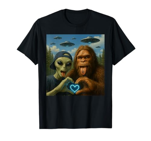 Funny Bigfoot & Alien UFO Sasquatch Bruh Selfie Graphic Tees T-Shirt