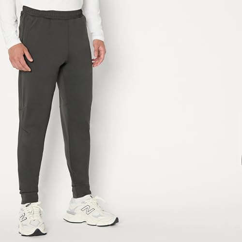 Image of Amazon Essentials Men's Performance Stretch Training Jogger Pant