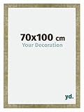 🌳 MATERIALE: È una cornice per foto realizzata in MDF con una lastra in plastica antiriflesso (1 mm). La lastra in plastica è resistente ai raggi UV (nessuno scolorimento dovuto alla luce solare) e ha proprietà antiriflesso. La lastra è dotata su due lati di una pellicola di protezione antigraffio per il trasporto, che dovrà essere rimossa successivamente. La cornice per foto è dotata di una piastra posteriore in MDF. Inserto o passe-partout non viene incluso.