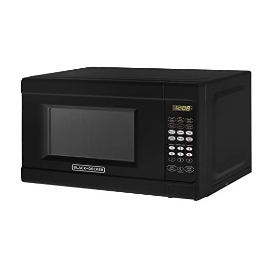 Black & Decker EM720CPI-PMB 700-watt Microwave, 0.7 Cubic Feet, Black