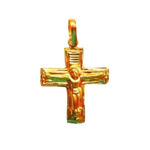 Croix en or jaune fine pour femme le bijou chrétien élégant au quotidien