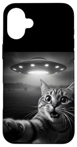 Funny Cat Selfie with Alien UFO Encounter Fun For Boys Girls Carcasa para iPhone 16 Plus
