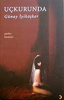 Paperback Uckurunda [Turkish] Book