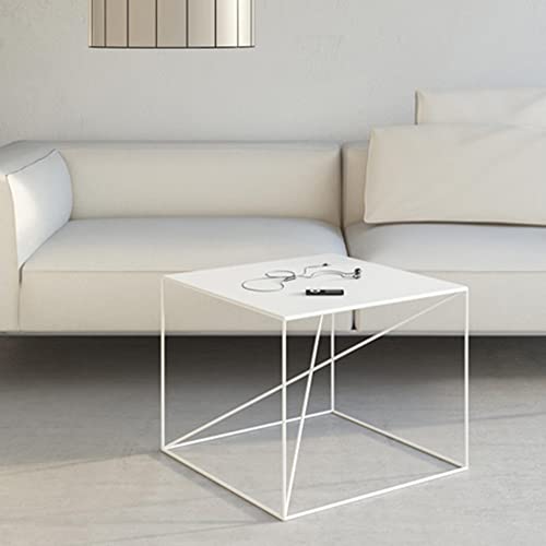 Petite table basse en métal blanc aux finitions soignées