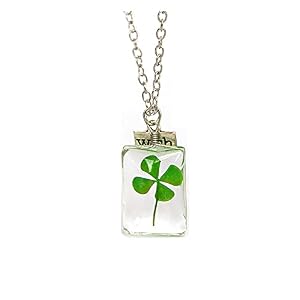 Yocoyee Dried Leaves Lucky 4-Leaf Clover Sunflower Pendant Necklace St. Patrick’s Day Square round Glass Love and Luck Plant Jewelry for WomenGift