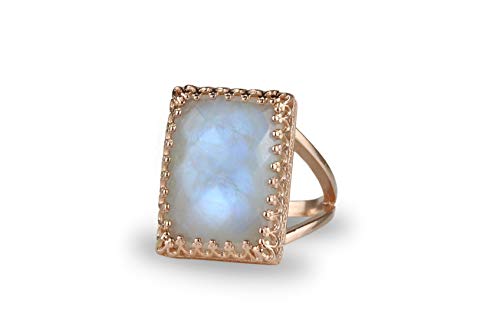 Bague en pierre de lune vintage pour sublimer vos tenues bohèmes et soirées