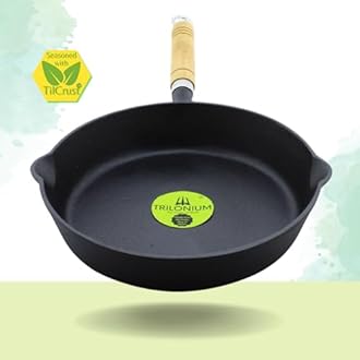 TRILONIUM Cast Iron Wooden Handle Skillet 26 cms | Pre-Seasoned with TilCrust™ | Weighs 2.4 Kgs | Induction Compatible