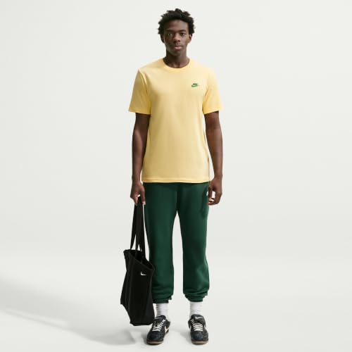 Image of Nike Men's Sportswear Club T-Shirt