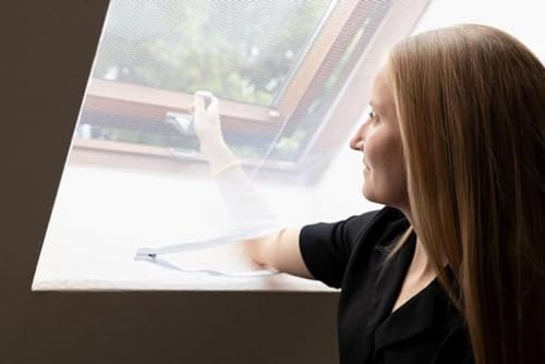 Fly screen for roof windows